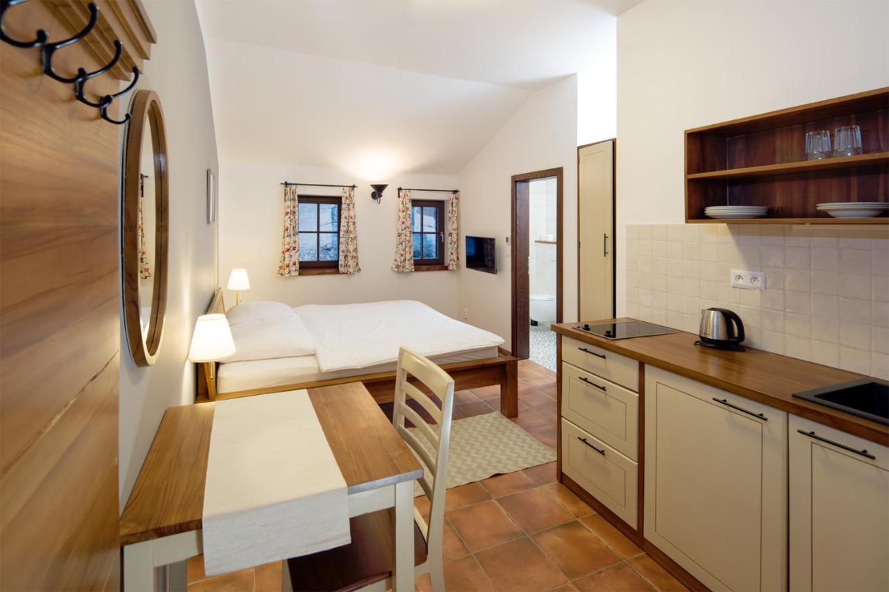 Hotel Dvur Liskovy Vrch Strazny Zewnętrze zdjęcie