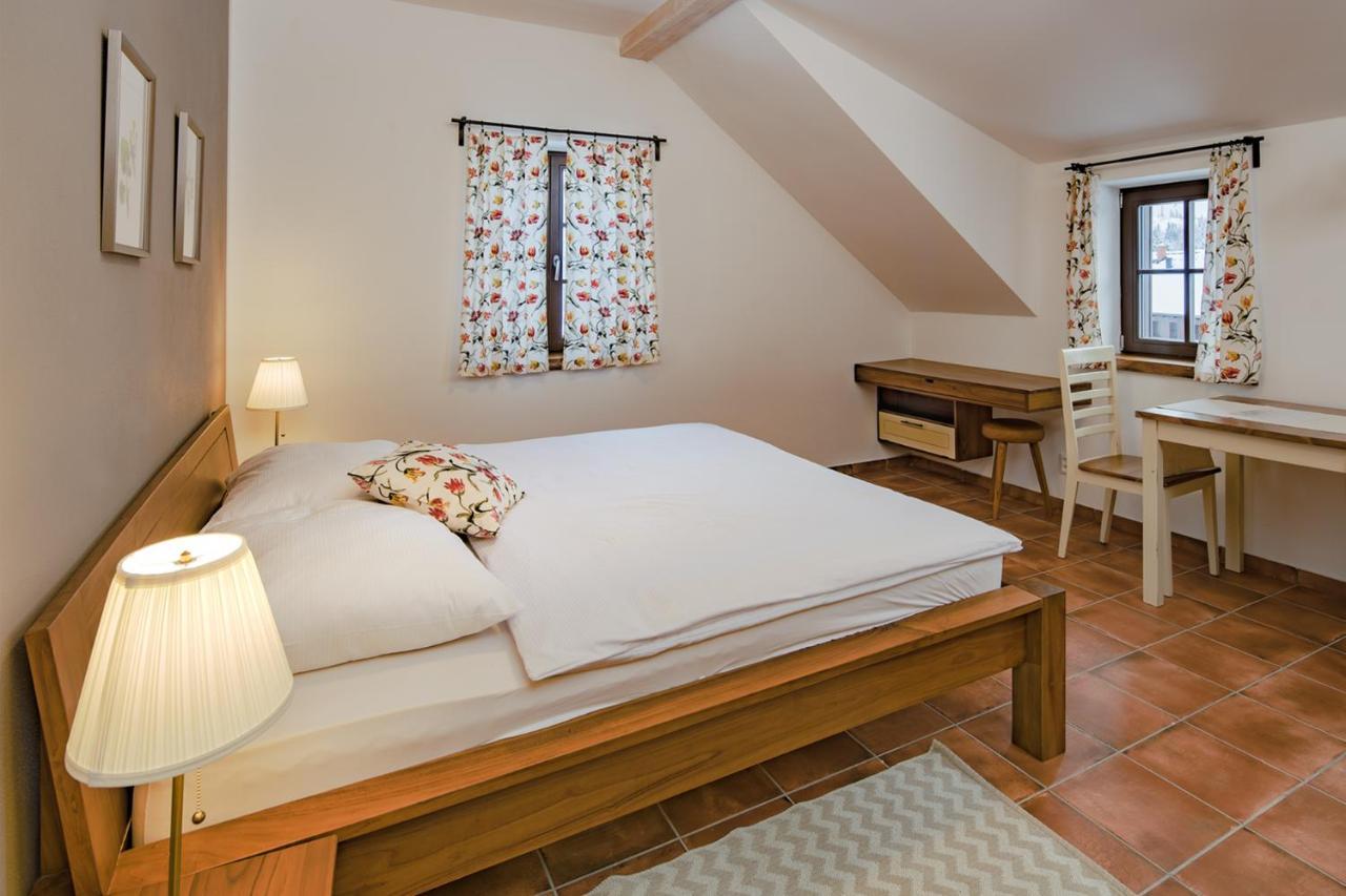 Hotel Dvur Liskovy Vrch Strazny Zewnętrze zdjęcie